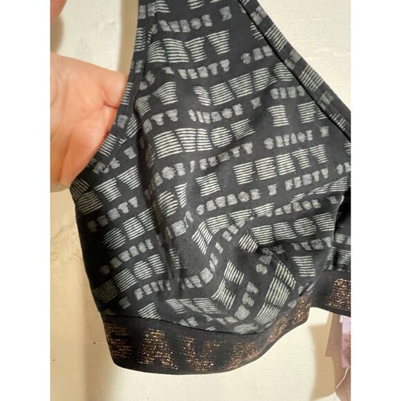 NWT Savage X Fenty Bralette 3X Black Grey Logo Band Wireless Plus Size Lingerie - Picture 8 of 10